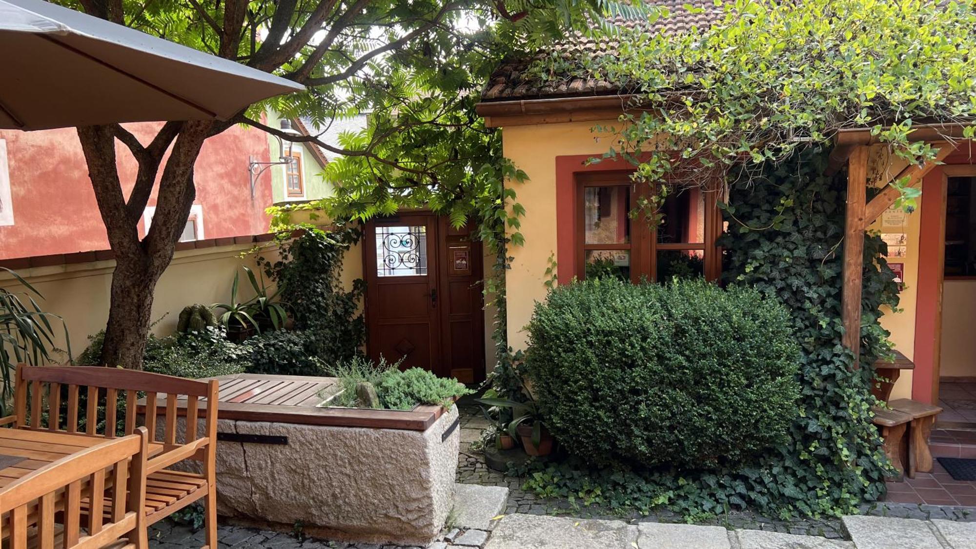 Hostel Postel Чешки Крумлов Екстериор снимка